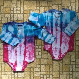 Matching tie-dye baby onesies (18-mos)